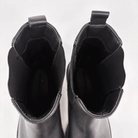 BANANA REPUBLIC | Lugg Sole Leather Chelsea Boots in Black | Sz 8.5 - Picture 10 of 14